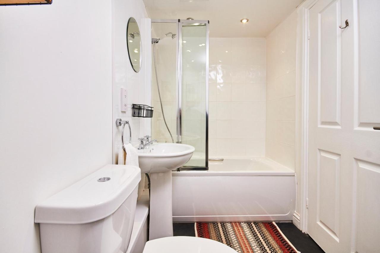 Newcastle Treasure - Sleeps 4 - Lower Ground Floor Exterior foto